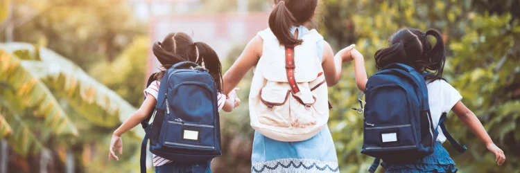 Glastonbury CT Chiropractor Discusses Proper Child Backpacks